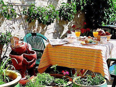 Logis La Garissade Hotel 2*